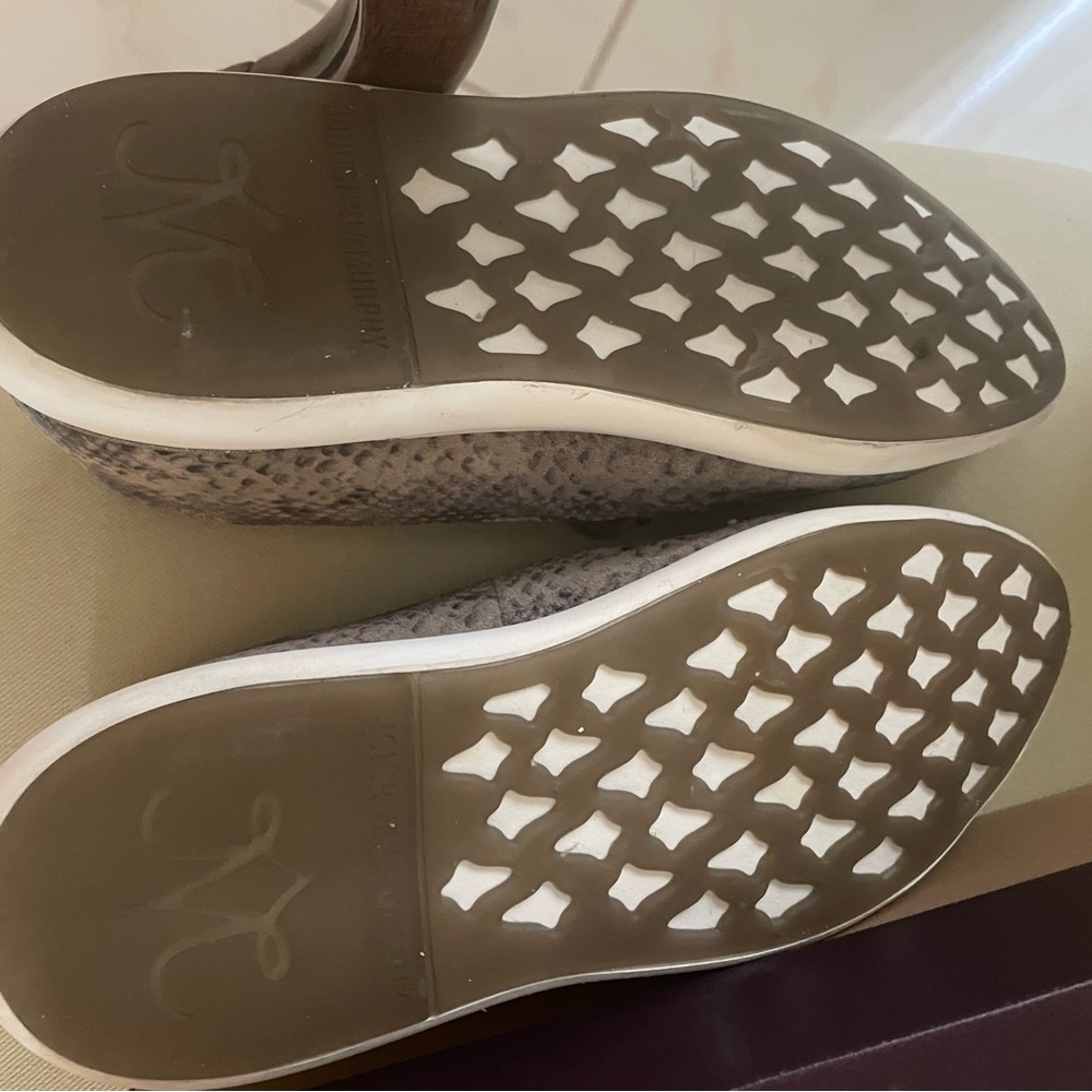 Johnston & Murphy EUC slip on shoe/ sneaker- worn 2x- Very clean -taupe& black - Picture 4 of 5